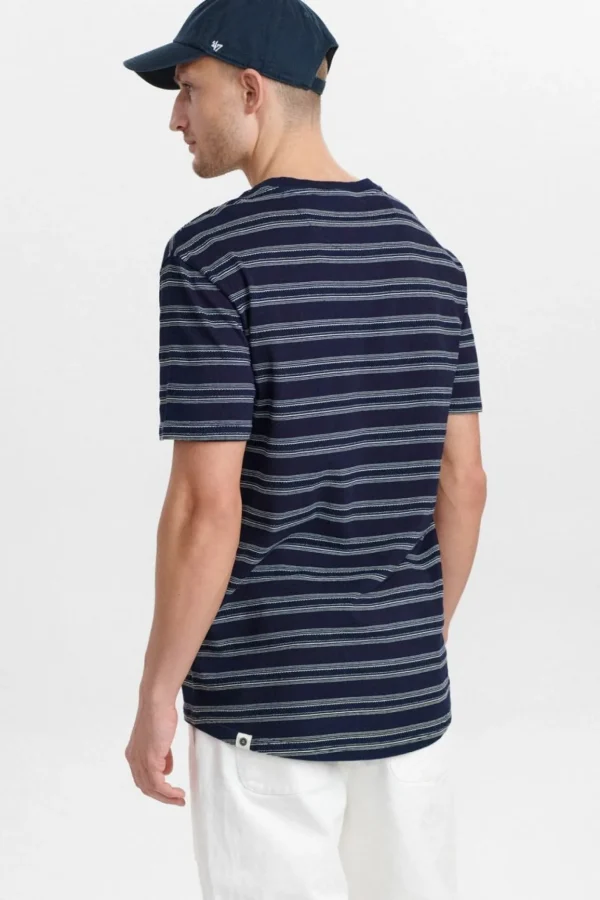 Mand Anerkjendt Akkikki Curve Stripe Tee - Sky Captain