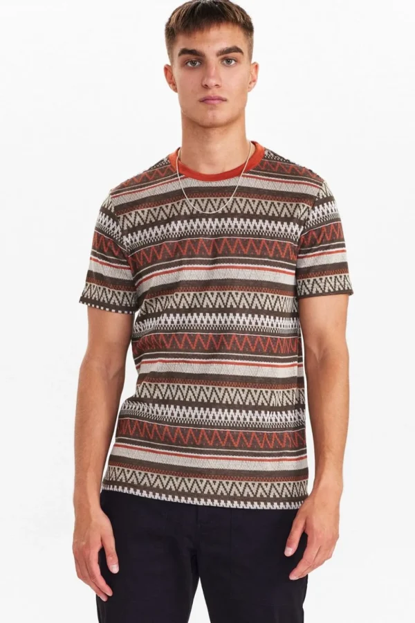 Mand Anerkjendt Akkikki Jacquard Tee - Cinnamon Stick