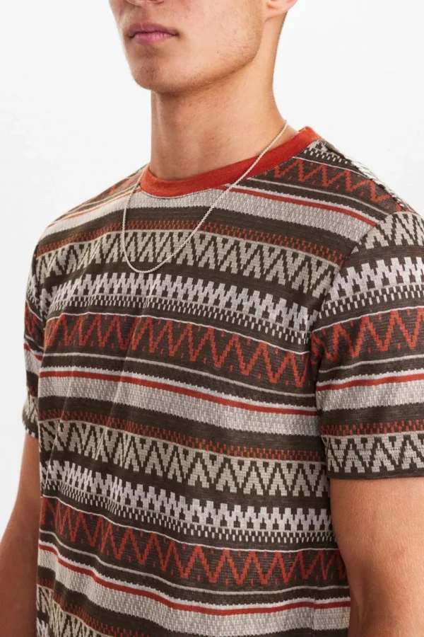 Mand Anerkjendt Akkikki Jacquard Tee - Cinnamon Stick