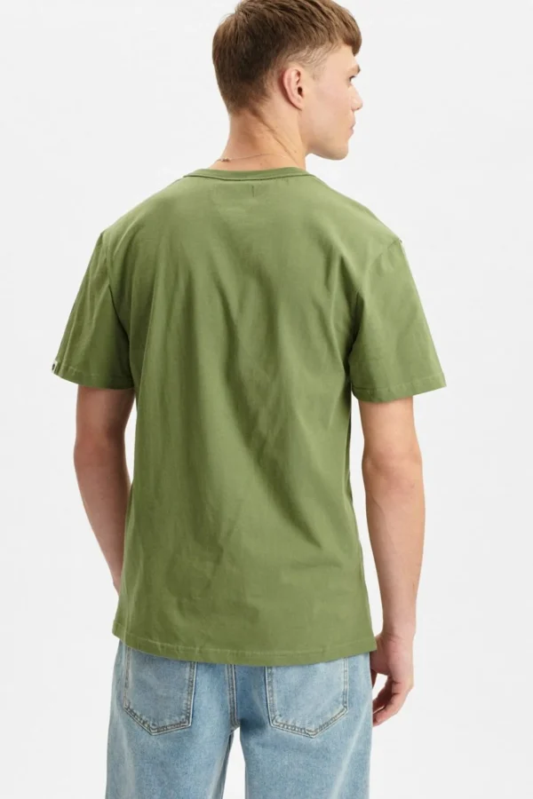 Mand Anerkjendt Akkikki Rubber Logo Tee - Olivine