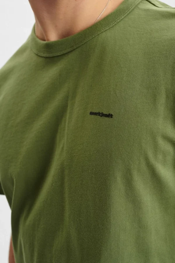 Mand Anerkjendt Akkikki Rubber Logo Tee - Olivine