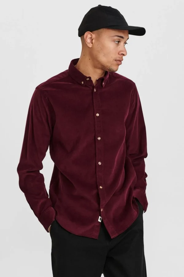 Mand Anerkjendt Akkonrad Corduroy Shirt - Vineyard Wine