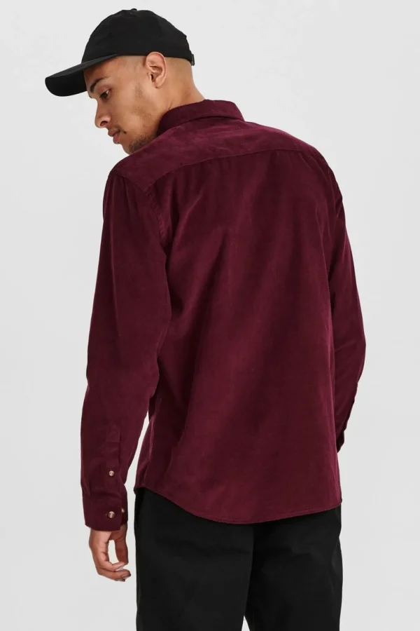 Mand Anerkjendt Akkonrad Corduroy Shirt - Vineyard Wine