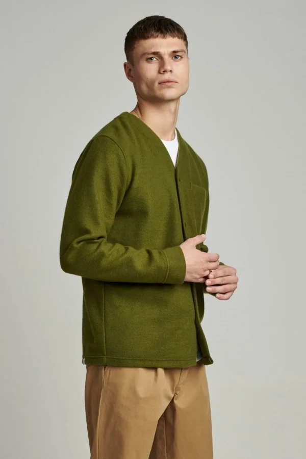 Mand Anerkjendt Aksam V-Neck Cardigan - Vineyard Green