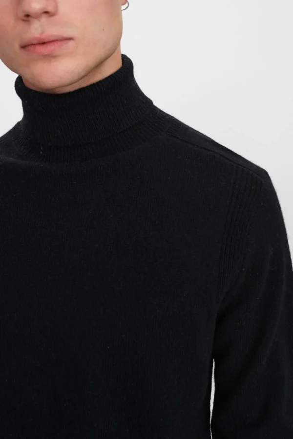 Mand Anerkjendt Aksimon Lambswool Roll Neck Knit - Caviar